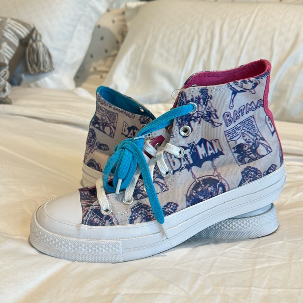 Women size 8 men’s size 6 Batman limited edition Chinatown market converse